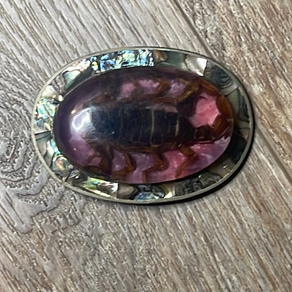 VINTAGE SCORPION AND ABALONE BUCKLE - Picture 3 of 4